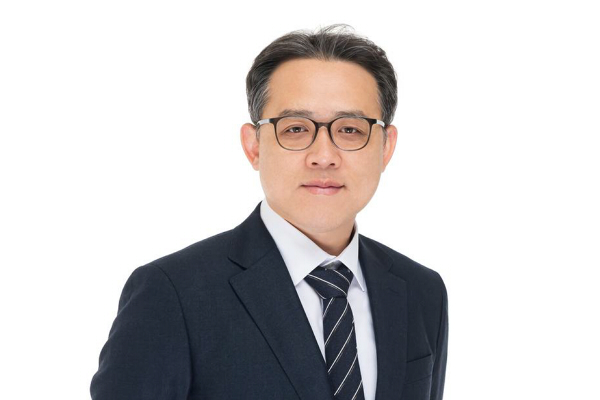 조우영